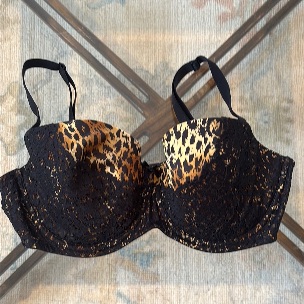 Victoria's Secret Black and Brown Lace Bras Intimates 38D New without tags